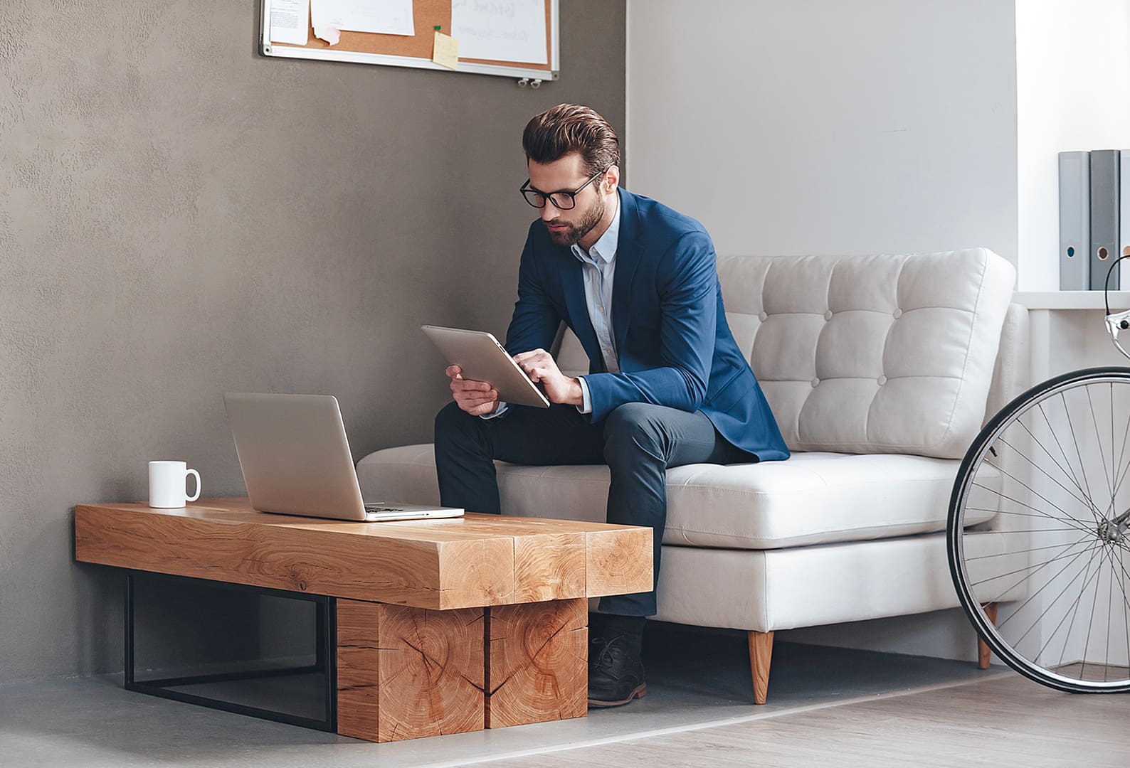 Navigating the Maze: Essential Tips for Opening a Bank Account in Dubai